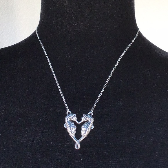 Boutique NEW - seahorse love heart cute necklace🌊 - Picture 2 of 5